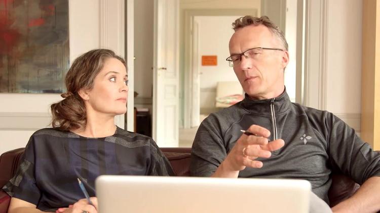 De to parterapeuter Katrine Axholm og Martin Østergaard skal hver uge forsøge at hjælpe et par, der er i krise. Foto 