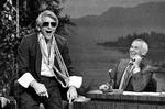 Steve Martin er gæst hos Johnny Carson. Han bliver spurgt, om succesen har ødelagt ham, hvilket han besvarer med sit outfit. Martin havde netop fået sit store gennembrud som filmskuespiller i filmen ’The Jerk’, på dansk ’Hvem sagde fjols’.  Lennox McLendon/AP