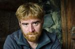 Paolo Cognetti er vokset op med bjergene og kan ikke undvære dem, selv om han fravalgte naturen som ungt menneske.  