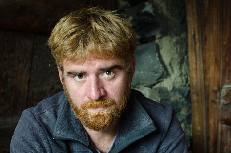 Paolo Cognetti er vokset op med bjergene og kan ikke undvære dem, selv om han fravalgte naturen som ungt menneske.  