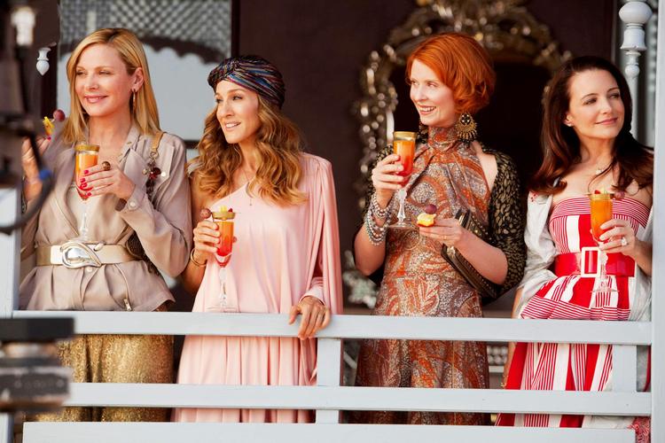 Samantha, Carrie, Miranda og Charlotte back in the day. Sarah Jessica Parker, der spillede Carrie, mener, at serien set med nutidens briller havde sine blinde vinkler.  Foto: Warner Bros., Craig Blankenhorn/AP