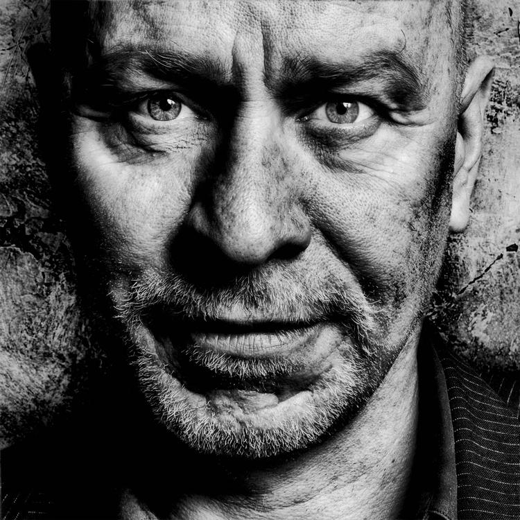 Det er 16 år siden, britiske Matt Johnson og hans band The The sidst har optrådt. Nu har han fået lysten til at skrive sange tilbage. Og fredag 1. juni spiller The The i Danmark.  John Claridge 
