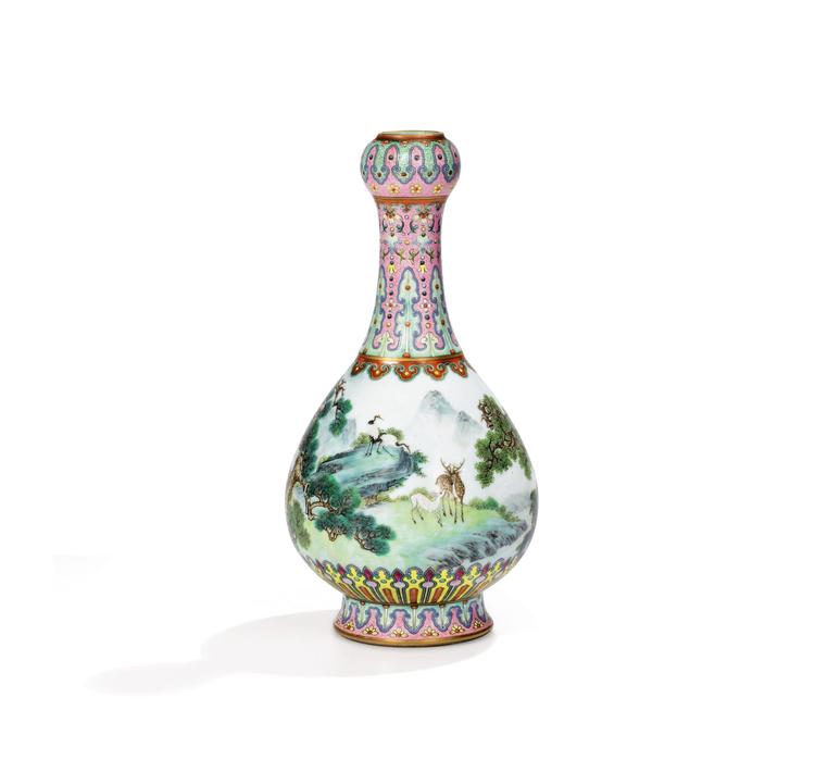 Denne vase, der har ligget på ejerens loft igennem flere år, er blevet vurderet til et sted mellem 3,8 og 5,4 millioner kroner. Sotheby's
