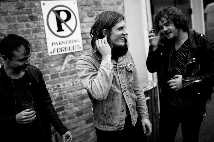 Musiker og forsanger i Fribytterdrømme. debut i 2015 med 'Labyrintens farver'. I 2017 udkom albummet 'Superego' og i april i år singlen 'Hallusignaler'. Spiller bl.a. på Heartland og Roskilde Festival denne sommer. Andreas Haubjerg
