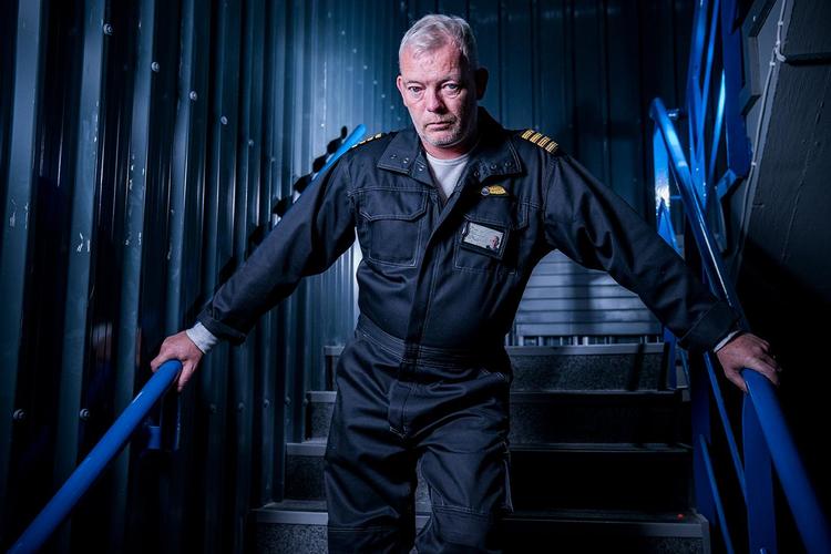 Søren Malling spiller helikopterpilot i tv-serien, hvor også David Dencik, Gary Lewis og Jakob Oftebro medvirker.   