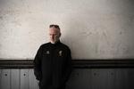 Selv om Simon Critchley virker munter, kalder han sig selv for realistisk pessimist. Han har da også flere gange i sit liv måttet kæmpe med angst og depression.  Peter Hove Olesen/POLFOTO