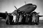 Trods besættelsen fortsatte vi med at dyste i sport mod tyskerne. Her det danske fodboldlandshold på vej til landskamp i Dresden i november 1941. DR