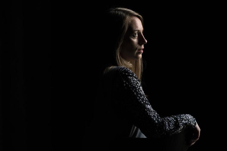 Kunsten elsker især kærlighedens skyggesider, mener  Katrine Frøkjær Baunvig. »De bedste  fortællinger er ofte de dårlige – der er ikke  noget narrativt gods i lykkelige slutninger «, siger forskeren. Peter Hove Olesen/POLFOTO