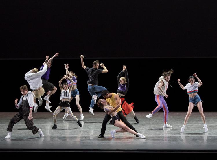 Som en af favoritterne til at blive chef for New York City Ballet satte koreograf Justin Peck strøm under danserne som en mangeartet 
broget flok.

 Poul Kolnik/Paul Kolnik