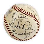 Den dyre bold er signeret af en lang række baseball-legender. AP