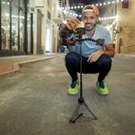 Yusuf Omar forlod i 2017 et job hos CNN for at starte netværket Hashtag Our Stories sammen med sin kone, Sumaiya Omar. I denne uge har han været i Danmark for at tale på årets Copenhagen TV Festival. Yusuf Omar