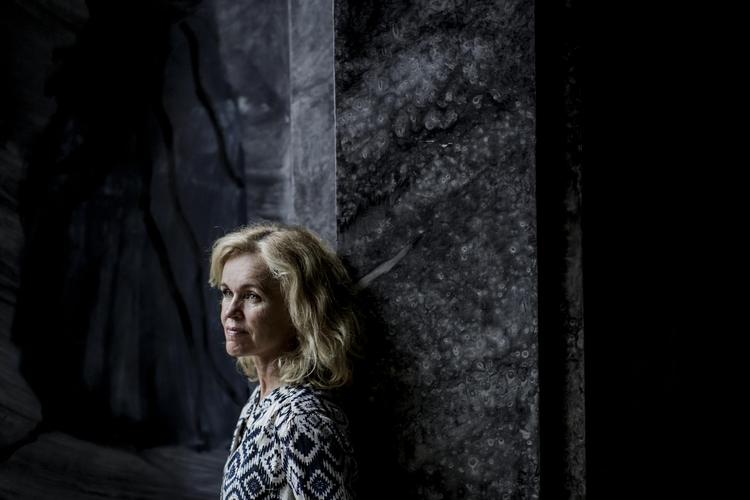 »Hvis videnskaben bare er til for sin egen skyld og løber ud i en retning, hvor samfundet ikke føler, at det kan håndtere den, ender man med, at videnskaben bliver Frankensteins uhyre, og den bliver fordømt«, siger Anja C. Andersen.  Mads Nissen