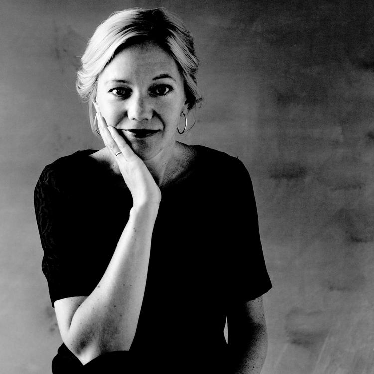 Maja Lindes romaner, ’Biernes historie’ og ’Blå’, har i Tyskland rundet et salg på en million eksemplarer. Begge romaner lå i sidste uge stadig på Der Spiegels bestsellerliste.  Oda Berby