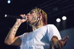 Tekashi 6ix9ine - eller bare 69 - er tatoveret over store dele af kroppen. Også på halsen og opefter.  Han kan opleves på Vega i København  i weekenden.  
Arkivfoto: Per-Otto Oppi/ Ritzau Scanpix 