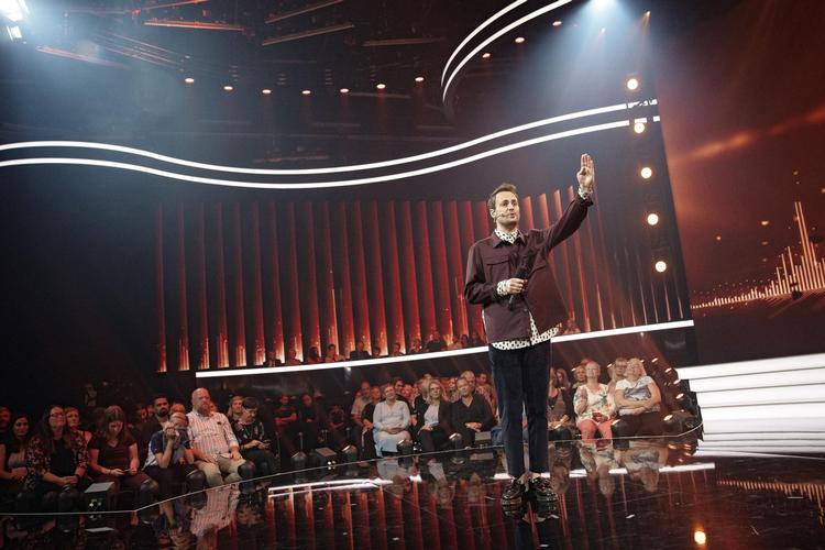 Frontløber. Kristian Gintberg skal som vært på ’Live’ styre et nyt show, der er skabt i Danmark. Det tager seerne ikke altid godt imod.  Foto: DR
 Pr-foto DR
