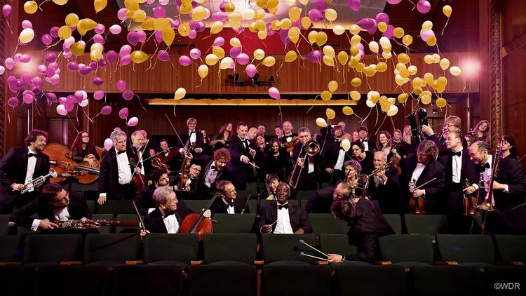 WDR Funkhausorchester spillede Gershwin til ud på natten, da Westdeutscher Rundfunk i sidste uge åbnede sæsonen ved at fylde radiohuset i Köln med musik. Overmann/WDR