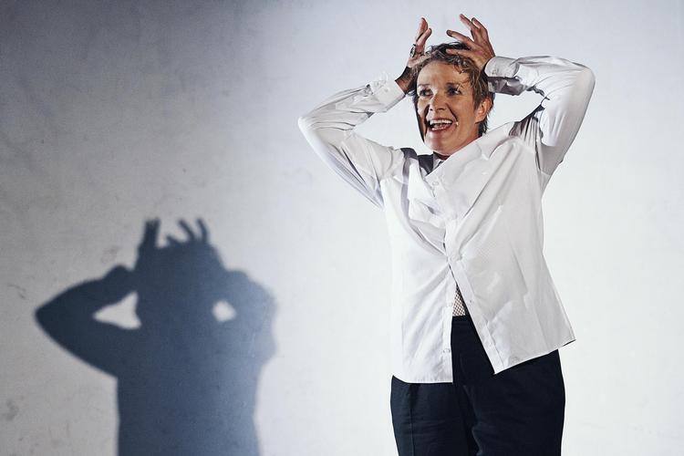 Richard III af Jens Albinus er en forrygende lektion i magtovertagelse, der formår at holde dolken – og opmærksomheden – hvæsset til det sidste Pr-foto Henrik Ohsten Rasmussen