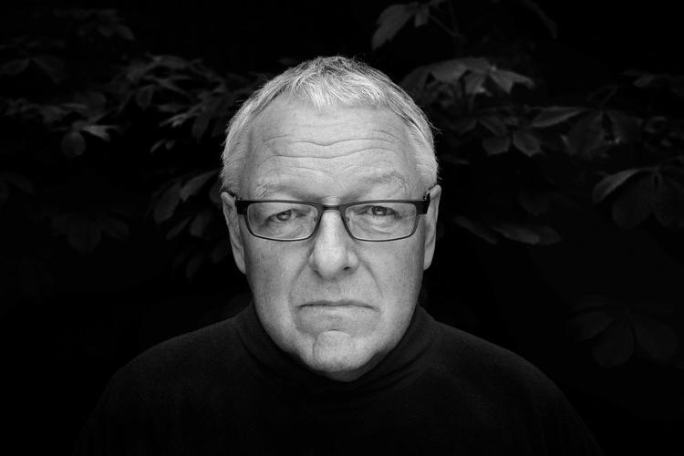 'Rigels øjne' er den tredje, og sidste, i Jacobsens trilogi om figuren Ingrid. Desværre imponerer fortællingens sidste kapitel ikke.  