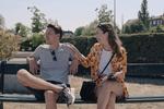 Jesper og Julie er venner og deler den tvivlsomme fornøjelse at være blevet single sidst i 20’erne. Hvad nu, når de 30 år banker på? YouSee Comedy