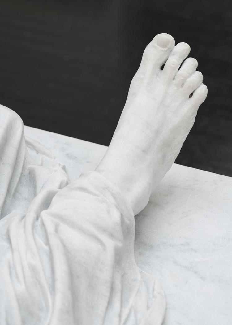 Kridhvid er også denne luftige og lækre præsentation af tre vigtige og dygtige kunstnere. Men nogen nysgerrig prisuddeling og prisudstilling er der ikke tale om Pr-foto David Stjernholm