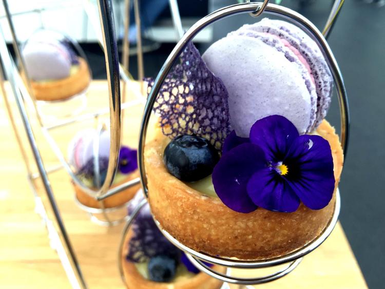 Marianne fik lavet nogle yderst smukke kager svævende i et pariserhjul, men de gemte på en fæl overraskelse. DR