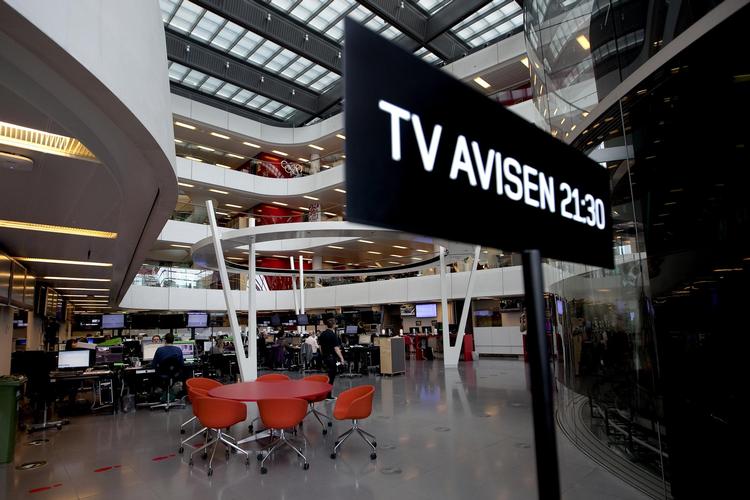 Selv om danskerne ikke mener, at DR skal spare på nyhederne, vil der fremover være færre til at lave dem.   Finn Frandsen