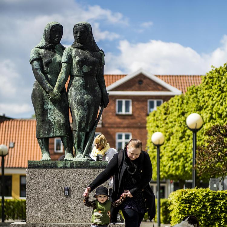 I Guldborgsund Kommune har man blandt andet lavet et kunstprojekt, hvor statuerne fortalte deres egen historie. Arkivfoto Janus Engel