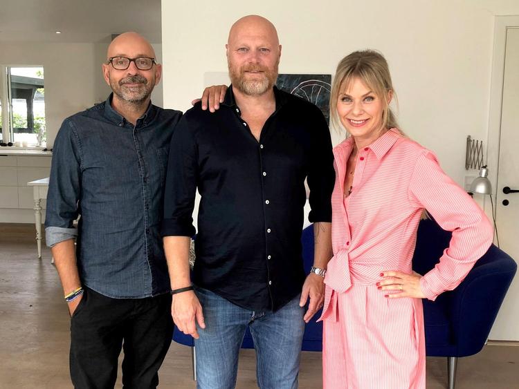 Trio. Hun er den eneste med hår på hovedet og den eneste med noget mellem ørerne, i hvert fald ifølge dagens tv-anmelder. Conny Kaalund O’Carroll/DR