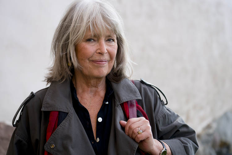 Agneta Pleijel vover at kigge tilbage på sit unge jeg. Foto: Göran Segeholm 