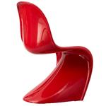 Modsat kollegaen Børge Mogensens møbler osede Pantons design af sex og livsglæde. Den røde stol ligner en nøgen kvinde set bagfra, og stolen har været brugt som rekvisit i et væld af film og reklamer igennem tiden. Pernille Klemp