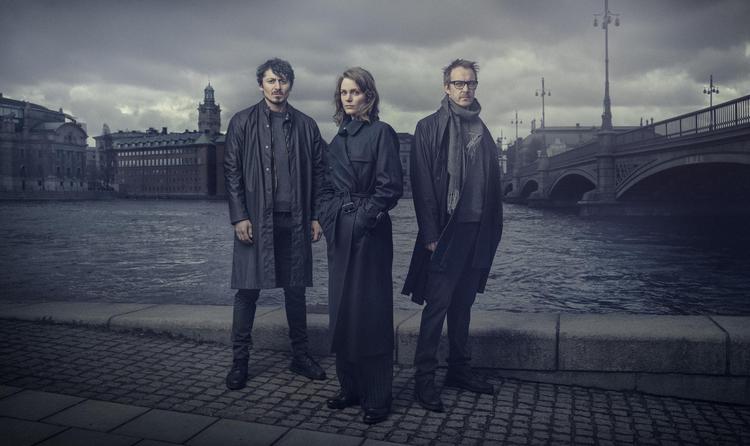 Ud over svenske Alexej Manvelov (tv.), Liv Mjönes (i midten) og Jonas Karlsson (th.) er danske Mikael Birkkjær og Thomas Levin også med.   Cmore