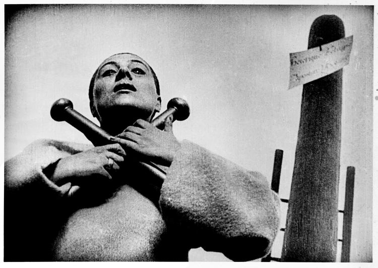 Jeanne d’Arc betragtes som en af alle tiders bedste stumfilm. Den er skabt af Carl Th. Dreyer i 1928 og handler om processen mod den religiøse heltinde og helgen Jeanne d’Arc, der ofrede livet for sin tro og blev brændt  levende. Filmen foregår på Jeanne d’Arcs dødsdag 30. maj 1431. Société générale de Films (arkivfoto)