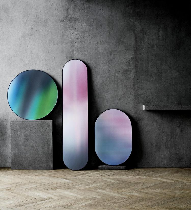 Den øgede produktion af tilbehør giver plads til flere og også udenlandske designere hos de gamle møbelproducenter. Som her en serie spejle designet for Fritz Hansen af den londonbaserede duo Studio Roso.  Pr-foto