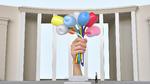  Jeff Koons’ gave til Paris bliver nu flyttet fra Palais de Tokyo på billedet til anlæg ved  Champs-Élysées, hvor de omkring 350.000 dagligt passerende kan se den 10 meter høje buket. Jeff Koons/Noirmontartproduction