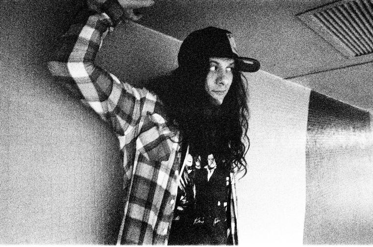 Kurt Vile har sit helt særlige take på verden: hypertilbagelænet,  eftertænksomt småfjollet og med en  sårbarhed i forhold til livet, som dukker op indimellem. Pr-foto