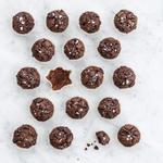 Du får det bedste fra to verdener, når du laver brownie som minimuffins, og man kan sagtens spise tre hver. 