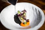 Det er Era Oras tidligere chefkok, der står bag Brace og en af aftenens bedste serveringer var den ottearmede blæksprutte.  