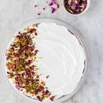 Smagene i denne kage er for mig lig med Marokko – du kan ikke rejse til Marrakech uden at blive mødt af den skønne duft af orangeblomstvand. 