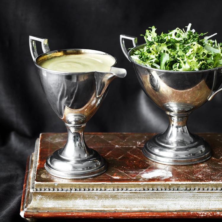 Artichauts vinaigrette hedder det på fransk, og dér spiser skolebørn det såmænd i skolekantinen. 