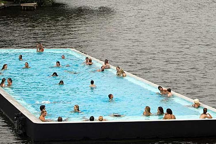 Das-Badeschiff_web_AP_MAYA-