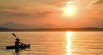 mand-i-kajak_iStock_jmercur