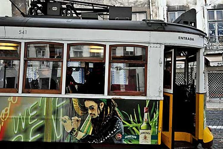 Tram_web_flickr_4153950870_