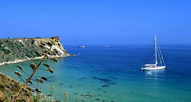 KEFALONIA er en af de græske øer, der stadig er ukendt for danskerne. 