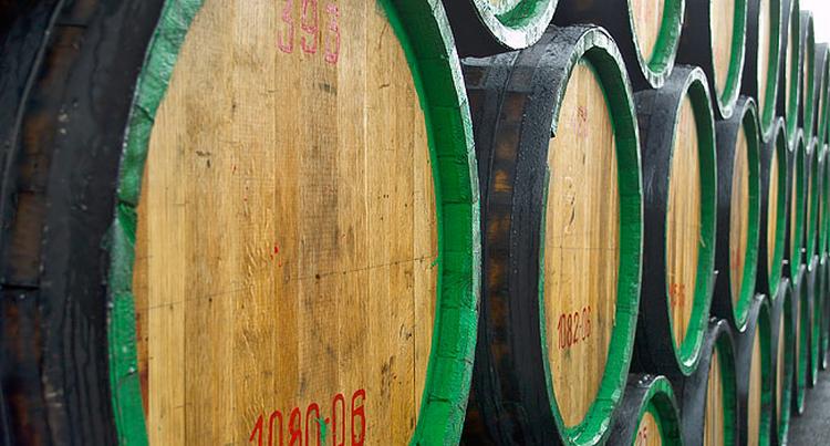 Det er første gang Politikens vinanmelder, der har mere end 20 års erfaring, kårer en vin fra Maderia som ugens bedste vinkøb  Eugene Barzakovsky/iStockphoto