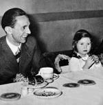 Goebbels med datteren Helga 1935. Arkivfoto: Polfoto 