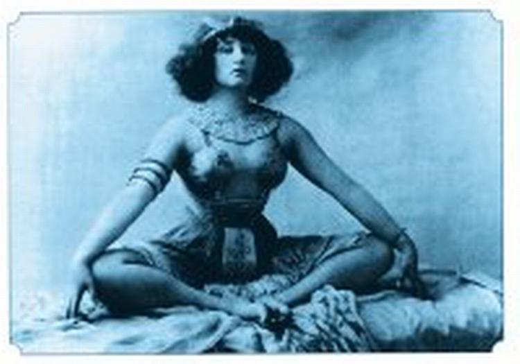 Colette som 34-årig. Foto fra Judith Thurmans biografi. 