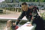 Sig det så: Du er flot i uniform, hr. Carrey. Foto fra filmen 