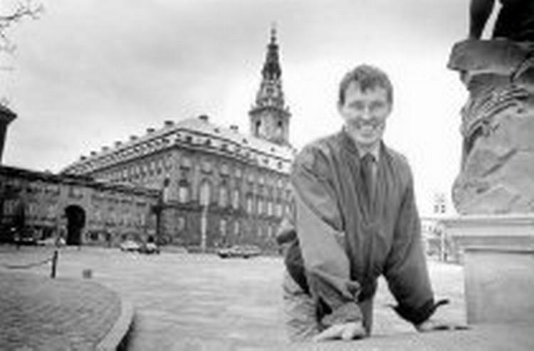Juraprofessor Jens Peter Christensen skal forklare Grundloven på nudansk. Arkivfoto: Kim Agersten 