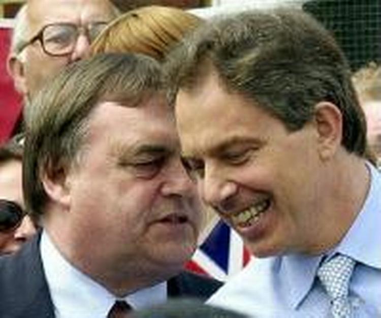 Vicepremiereminister John Prescott og Tony Blair. Foto: AP 