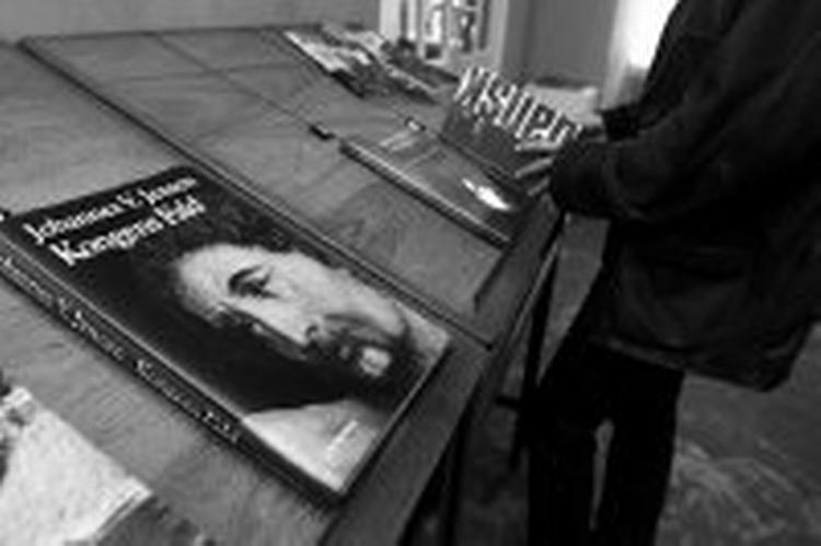 Blandt de udstillede værker er pragtudgaven af Johs. V. Jensens 'Kongens Fald'. Foto: Jens Dresling 